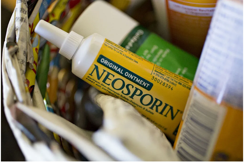 在鼻腔中涂抹孚诺软膏（Neosporin）真的可以帮助预防病毒感染吗？